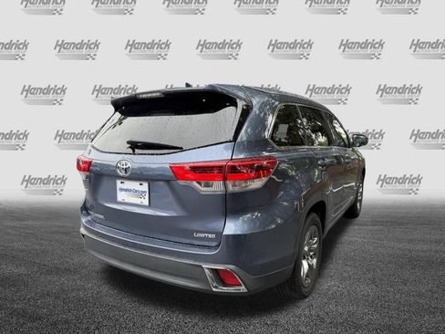 Used 2017 Toyota Highlander Limited Platinum FWD image 9