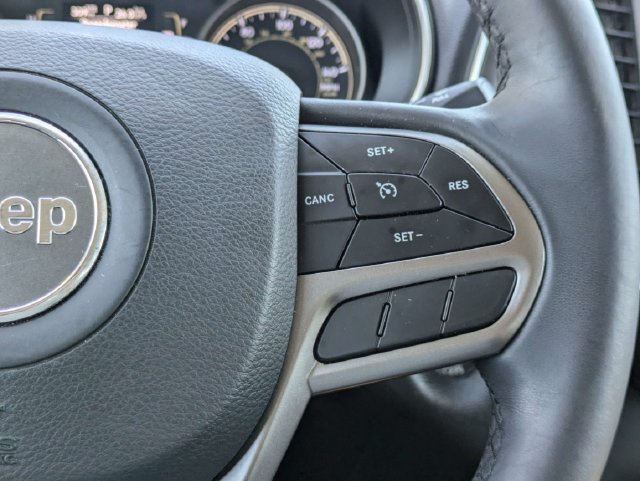 Used 2019 Jeep Cherokee Latitude Plus FWD image 25