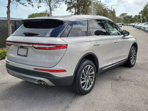 Certified 2022 Lincoln Corsair FWD image 6