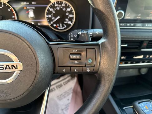 Used 2021 Nissan Rogue SV image 25