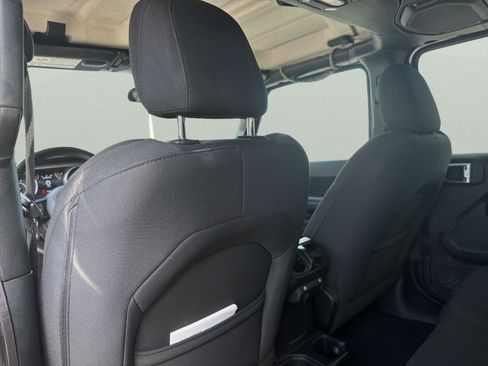 Used 2018 Jeep Wrangler Unlimited Sport S AWD/4WD image 21