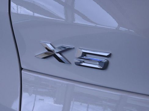 Used 2025 BMW X5 xDrive50e image 41