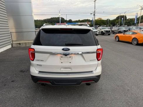 Used 2018 Ford Explorer Limited w/ Equipment Group 301A FWD image 3