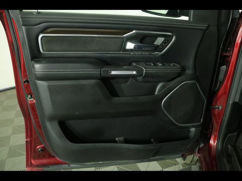 Used 2022 RAM 1500 Laramie AWD/4WD image 17