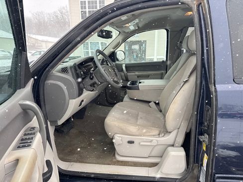 Used 2012 Chevrolet Silverado 2500 LT w/ Interior Plus Package image 9