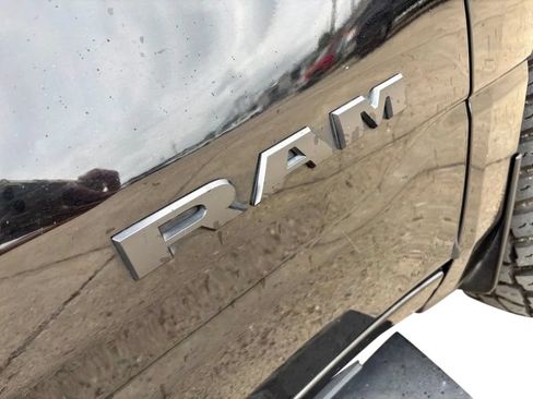 Used 2019 RAM 1500 Big Horn AWD/4WD image 9