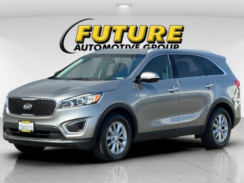 Used 2017 Kia Sorento FWD w/ LX Convenience Package image 8