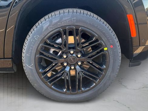 New 2026 Jeep Grand Wagoneer Limited AWD/4WD image 36