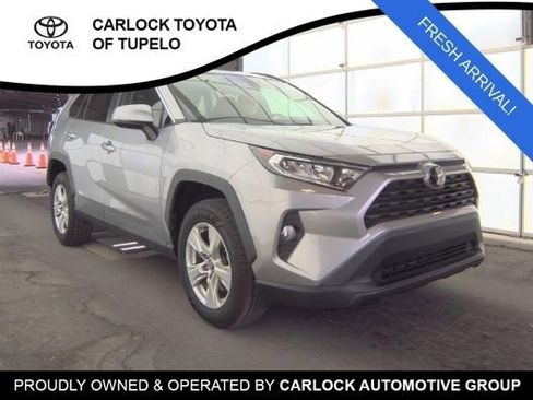 Used 2021 Toyota RAV4 XLE w/ Convenience Package image 3