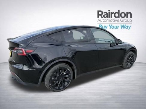 Used 2024 Tesla Model Y Long Range image 9