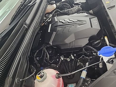 Used 2022 Kia Carnival LX image 23