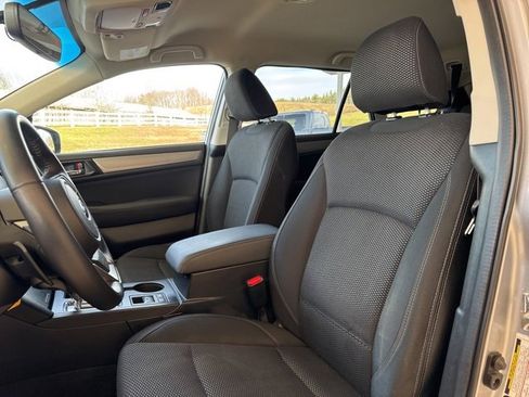 Used 2018 Subaru Outback 2.5i Premium image 16