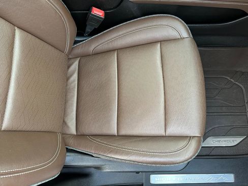 Used 2021 Chevrolet Suburban High Country image 35