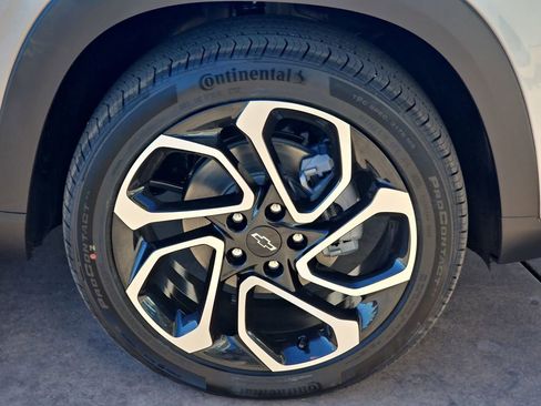 New 2026 Chevrolet Trax RS w/ Sunroof Package image 37