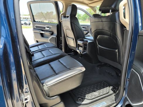 Used 2019 RAM 1500 Laramie AWD/4WD image 15