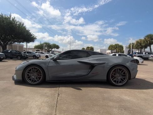 Used 2024 Chevrolet Corvette Z06 w/ Chrome Exterior Badge Package RWD image 8