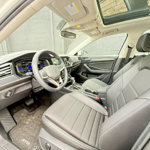 Used 2023 Volkswagen Jetta SE FWD image 14
