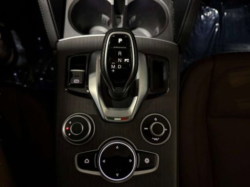 Used 2022 Alfa Romeo Stelvio Ti image 23