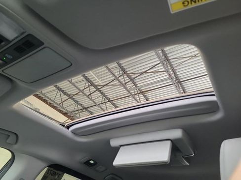 Used 2019 Honda Odyssey Elite image 11