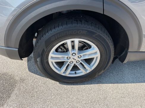 Used 2023 Ford Explorer XLT w/ Equipment Group 202A image 39