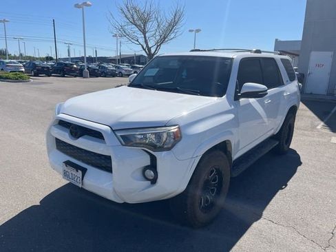 Used 2019 Toyota 4Runner SR5 Premium image 3