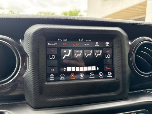 Used 2021 Jeep Wrangler Unlimited Sport AWD/4WD image 19