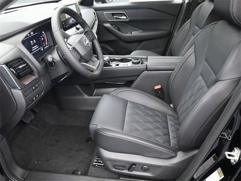 New 2026 Nissan Rogue Platinum w/ Platinum Premium Package image 9