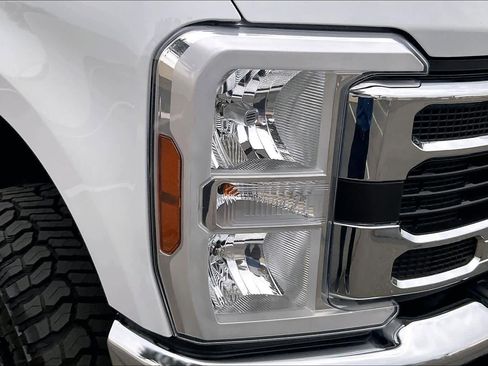 Used 2025 Ford F250 XLT image 29