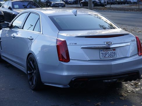 Used 2017 Cadillac CTS V w/ Luxury Package image 10