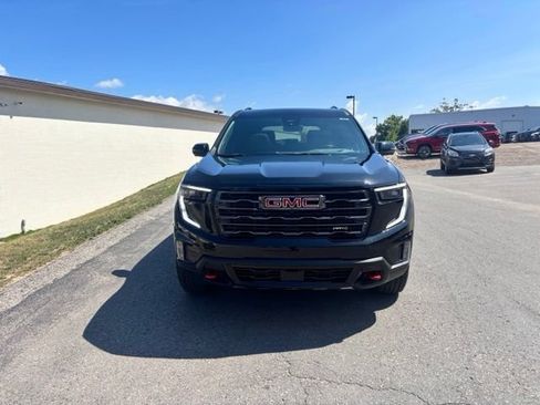 Used 2025 GMC Acadia AT4 w/ Luxury Package AWD/4WD image 3