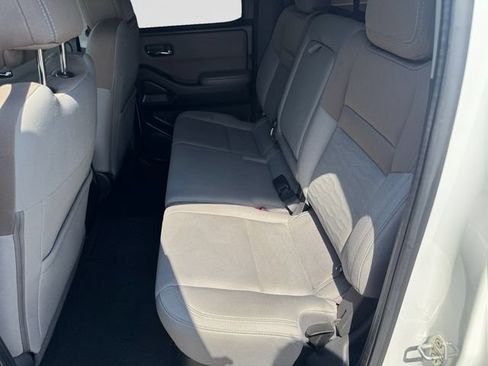 Used 2022 Nissan Frontier SV w/ Technology Package RWD image 22