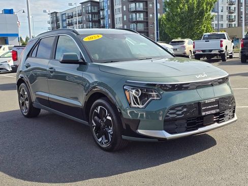 Certified 2024 Kia Niro Wind w/ Wind Preserve Package FWD image 8