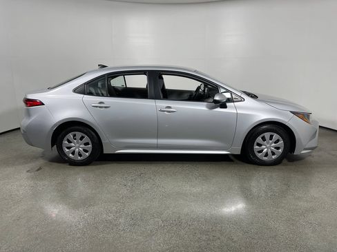 Certified 2022 Toyota Corolla L FWD image 2