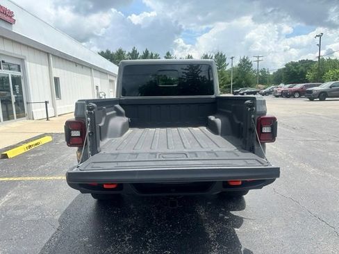 Used 2022 Jeep Gladiator Mojave w/ LED Lighting Group AWD/4WD image 9