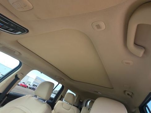 Used 2022 Jeep Grand Cherokee L Limited w/ Luxury Tech Group II image 15