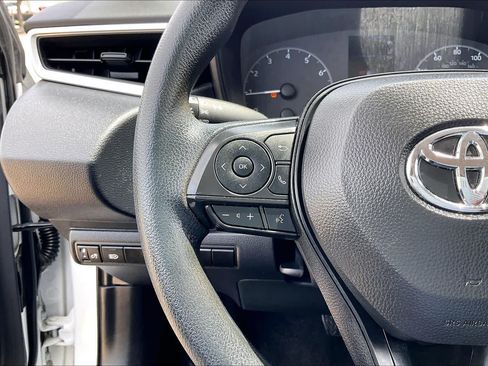 Used 2025 Toyota Corolla LE FWD image 24