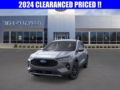 New 2024 Ford Escape SE image 2