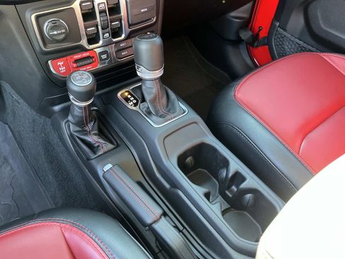 Used 2023 Jeep Wrangler Unlimited Rubicon 4xe AWD/4WD image 32