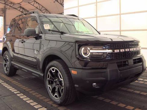 Used 2025 Ford Bronco Sport Outer Banks w/ Outer Banks Tech Package+ image 2