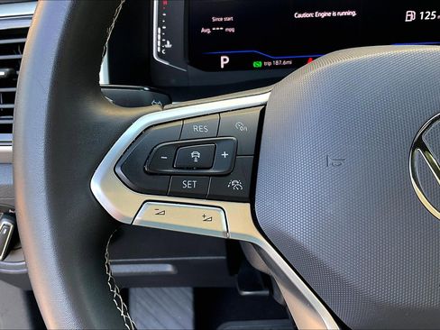 Used 2021 Volkswagen Atlas Cross Sport SEL Premium image 18