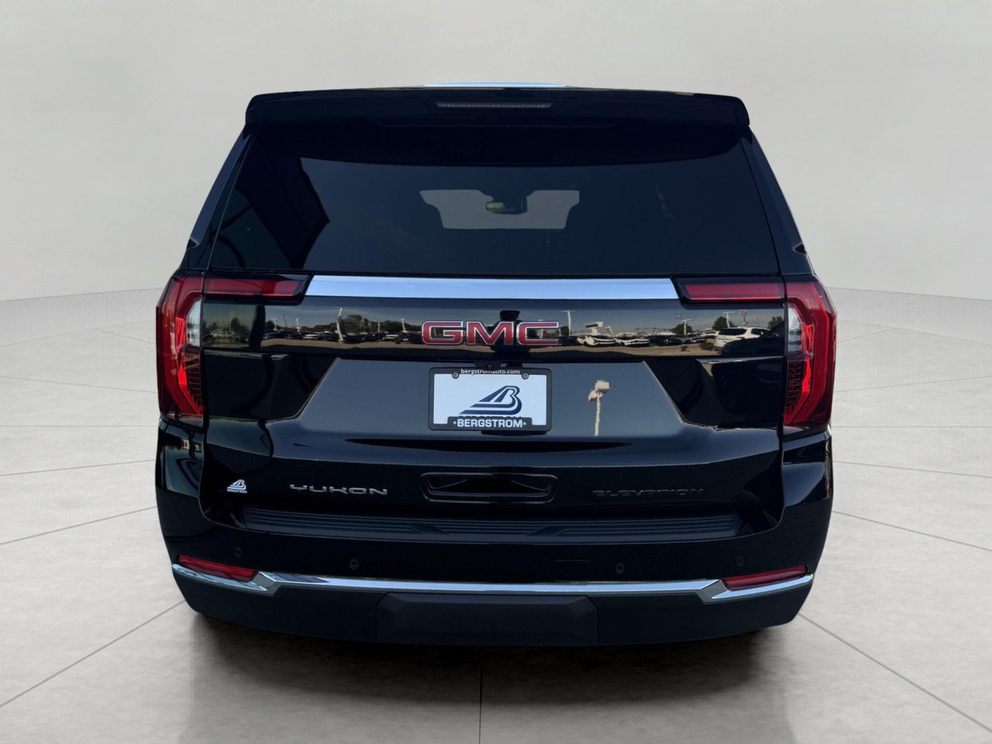 Used 2026 GMC Yukon Elevation AWD/4WD image 11