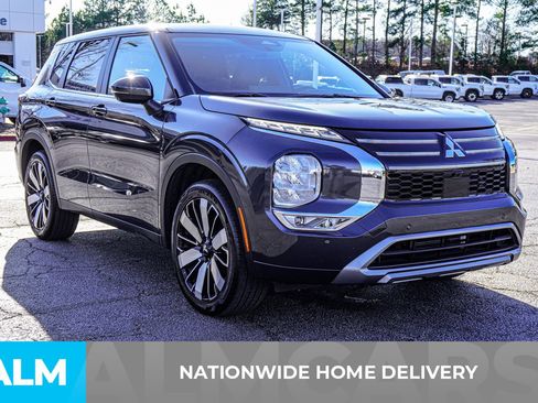 Used 2025 Mitsubishi Outlander SE image 6