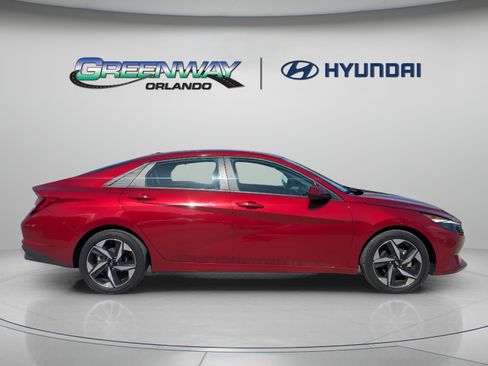 Used 2023 Hyundai Elantra SEL w/ Convenience Package FWD image 9