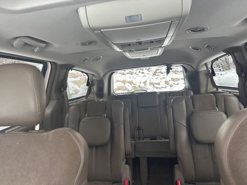 Used 2013 Chrysler Town & Country Limited w/ Luxury Group image 35