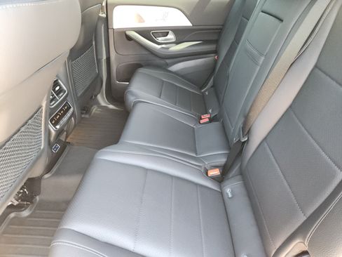 Used 2024 Mercedes-Benz GLS 450 4MATIC image 29