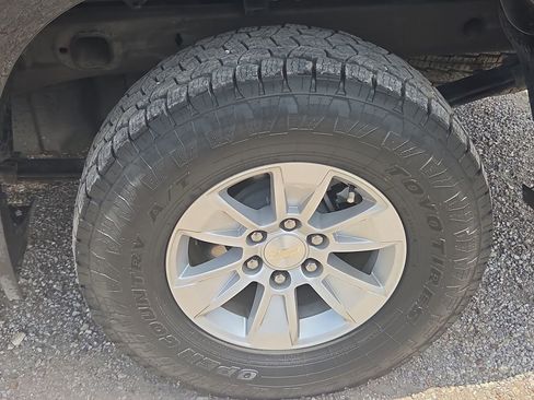Used 2024 Chevrolet Silverado 1500 LT AWD/4WD image 17