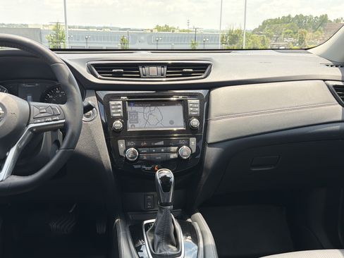 Used 2017 Nissan Rogue SL AWD/4WD image 29