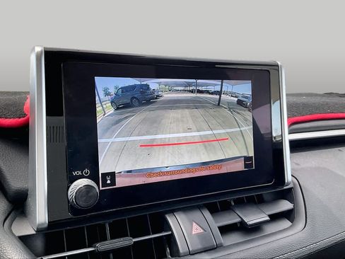 Used 2025 Toyota RAV4 LE FWD image 27