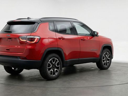 Used 2025 Jeep Compass Trailhawk AWD/4WD image 9