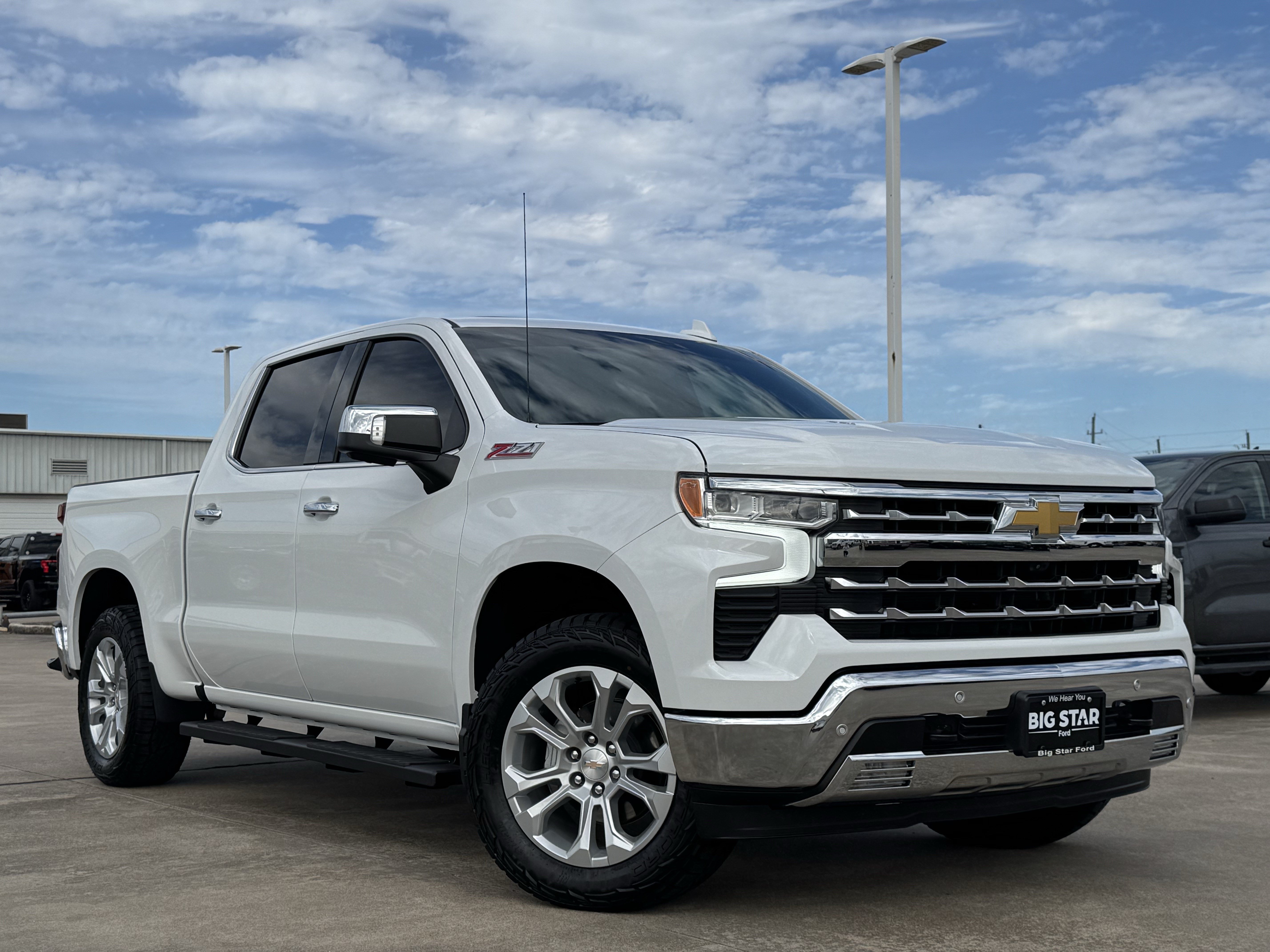 Used 2026 Chevrolet Silverado 1500 LTZ w/ LTZ Premium Package AWD/4WD image 2